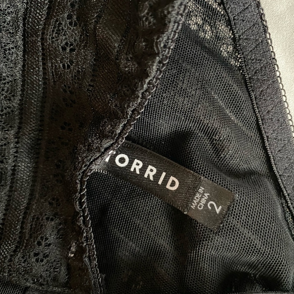 Torrid Black Strappy Lace Bralette - Picture 3 of 3